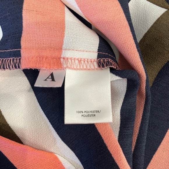 Ann Taylor Multi Color Short Sleeve Top - Picture 5 of 5